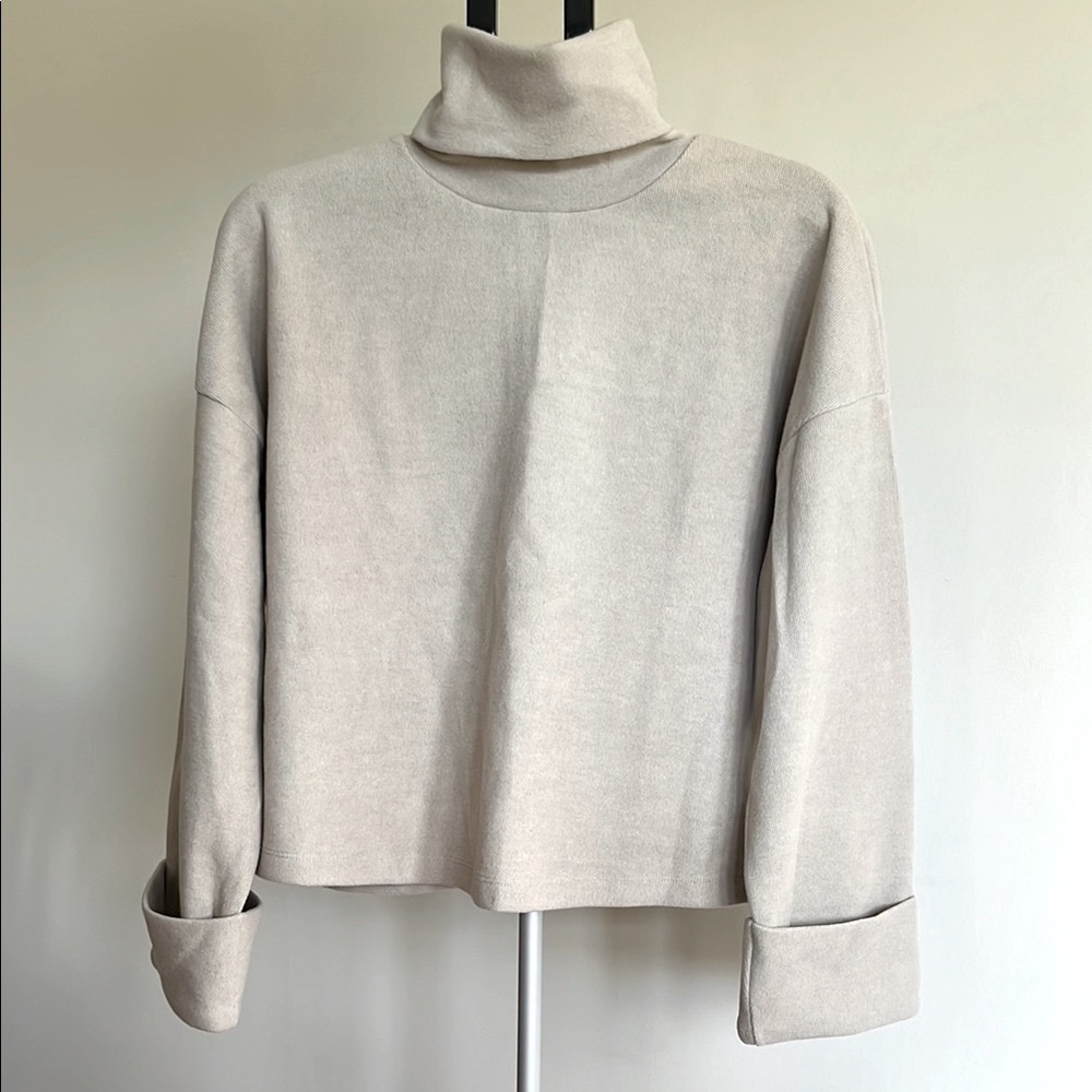 NWOT ASOS Design Cream, Long Sleeve, Turtleneck Sweater, size s